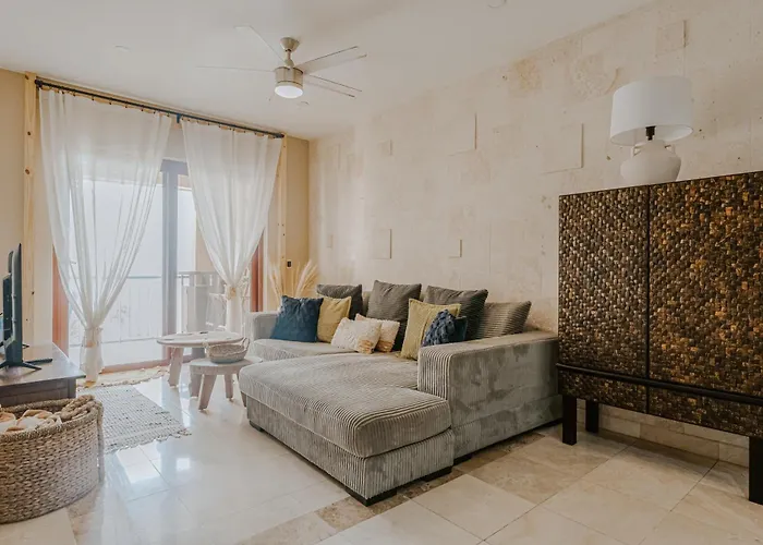 Residences El Faro, Coral 305